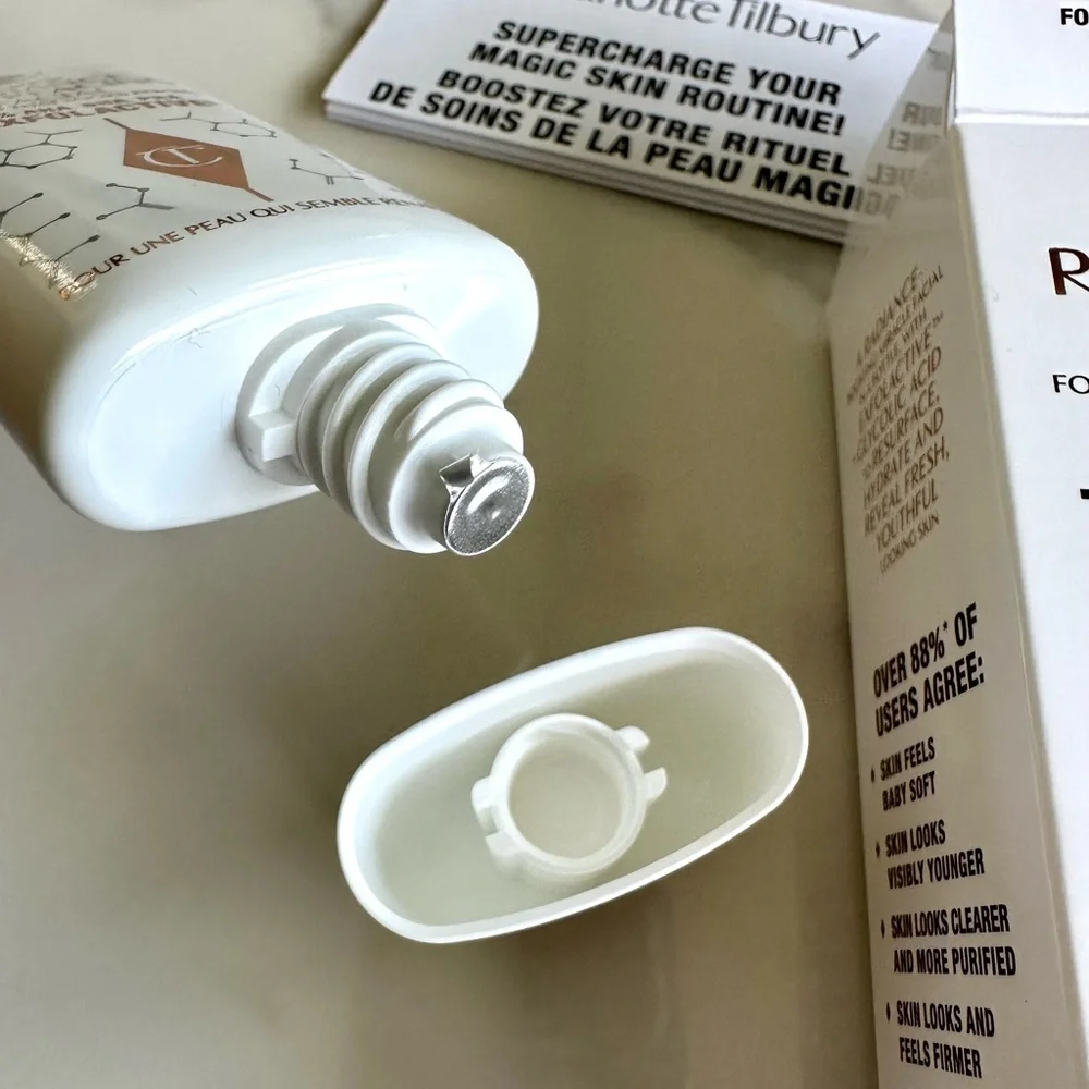 New - Charlotte Tilbury Exfoliating Face Mask